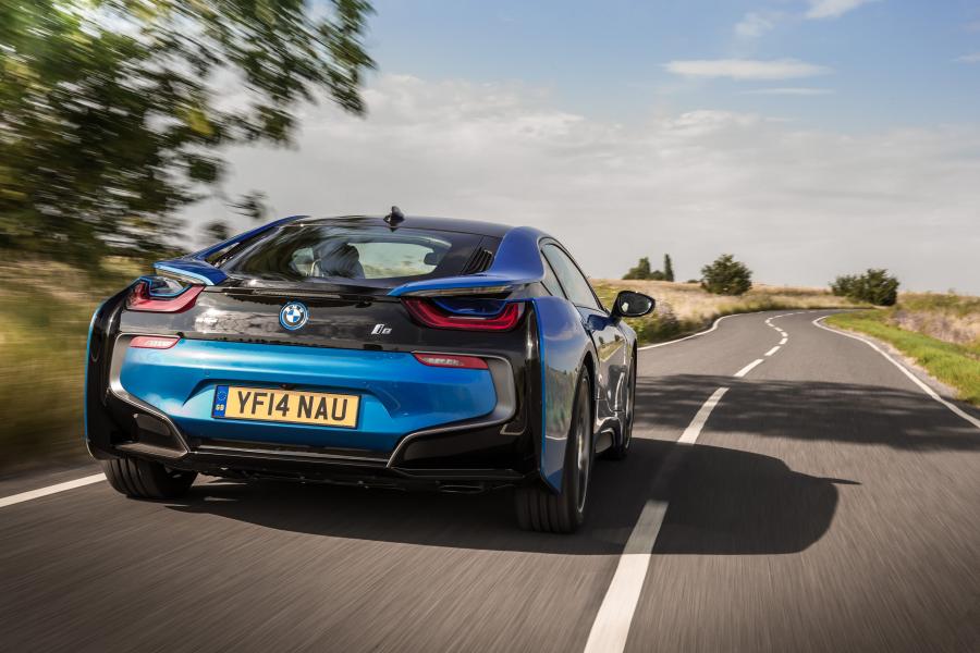  BMW i8 2014 года  (UK) (фото 39 из 69)